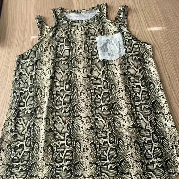 💥🆕 TAKE THE EDGE OFF SNAKESKIN TANK HOLLOW OUT TOP XL 🆕 - Picture 2 of 6